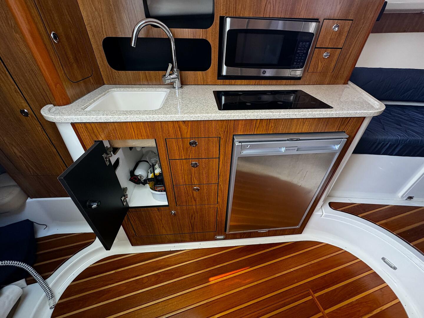 Slide: The Image of 36ft Pursuit 2010 OS345 Liberty - Galley - 4486712