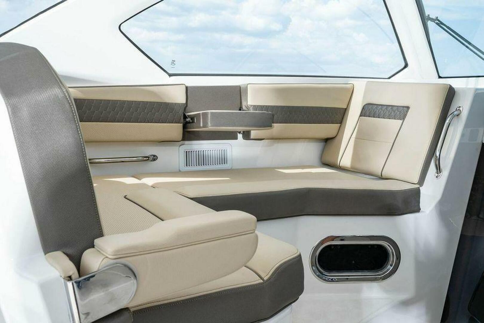 Slide: The Image of Pursuit OS 355 Offshore 2021 - 5234950