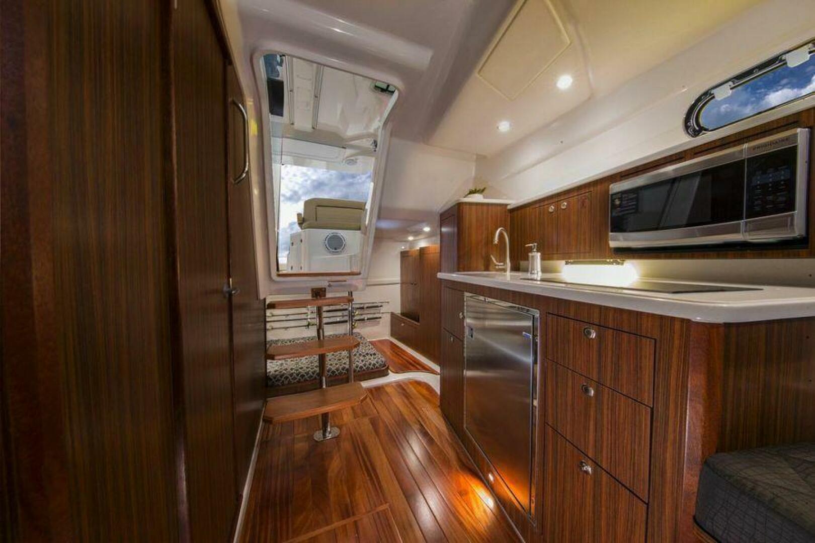 Slide: The Image of Pursuit OS 355 Offshore 2021 - 5234953
