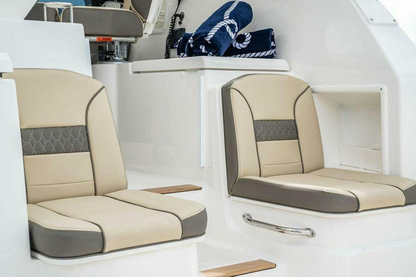 Slide: The Image of Pursuit OS 355 Offshore 2021 - 5234952