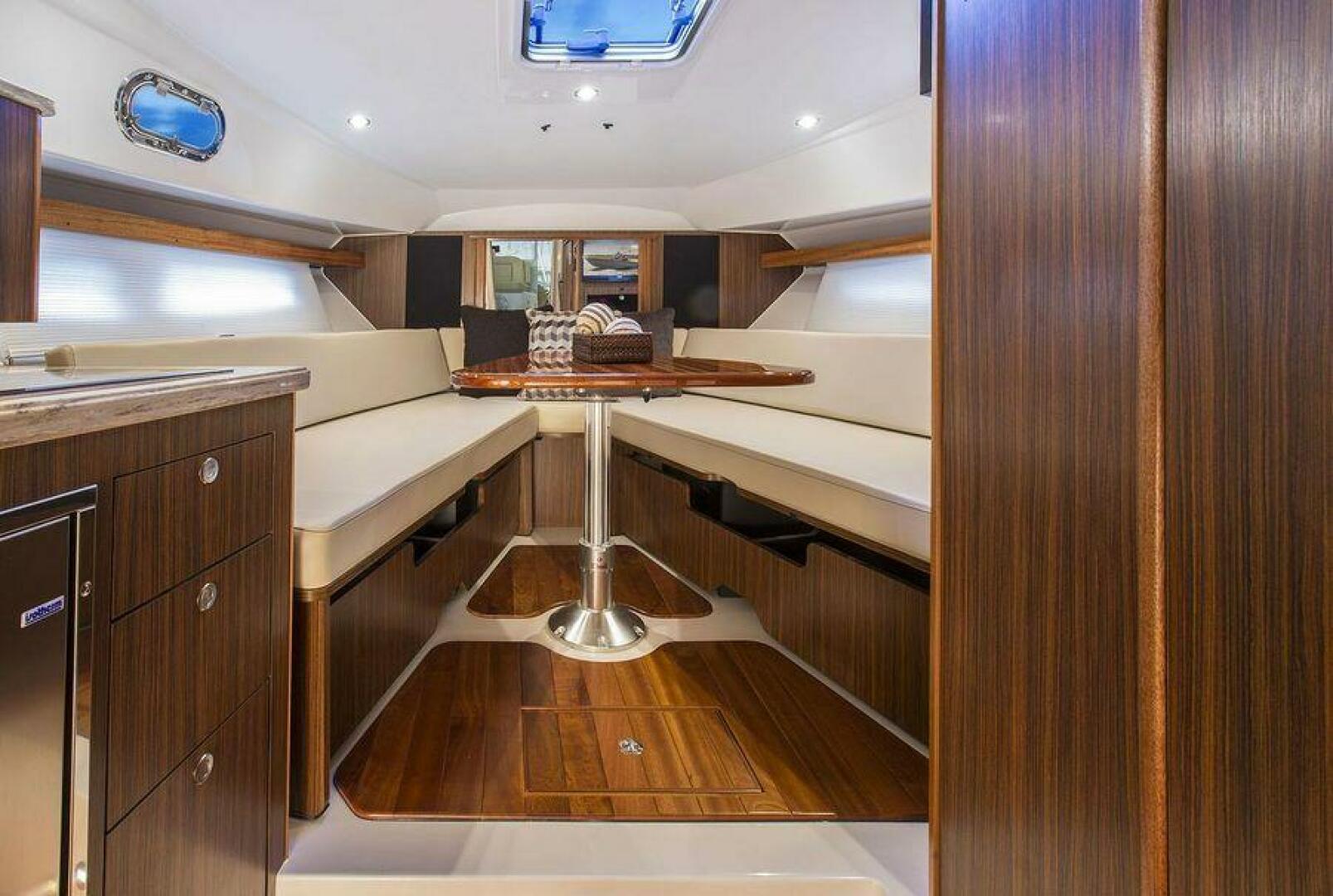 Slide: The Image of Pursuit OS 355 Offshore 2021 - 5234954