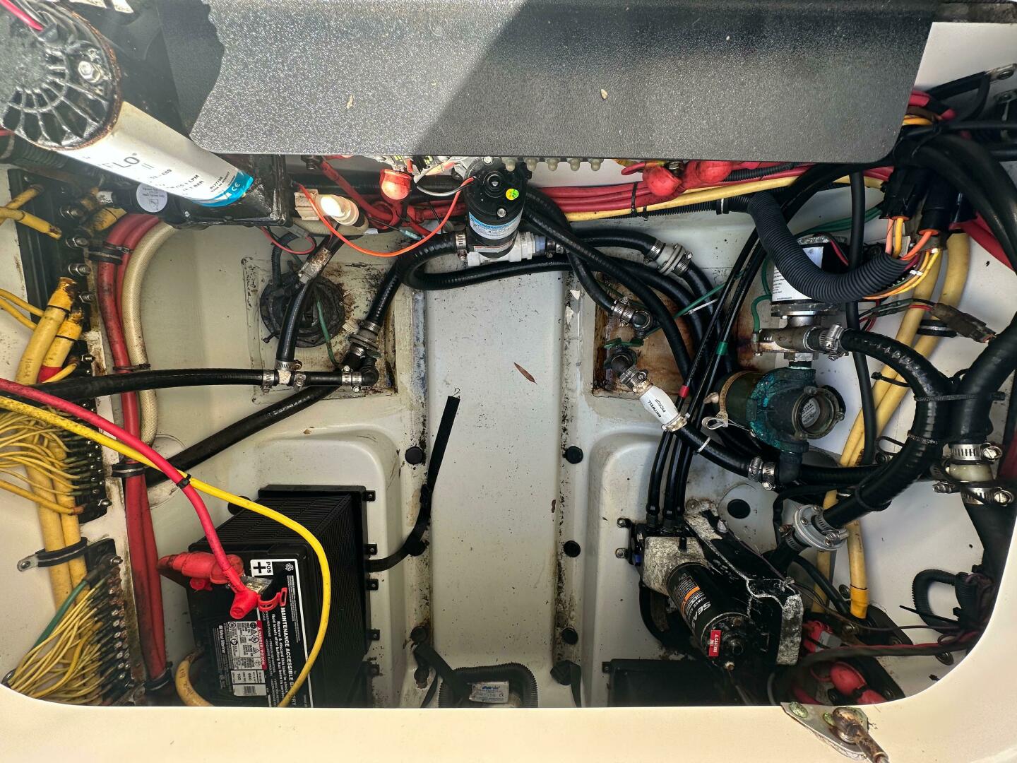 Slide: The Image of Pursuit S 310 Center Console 2008 - 5078868