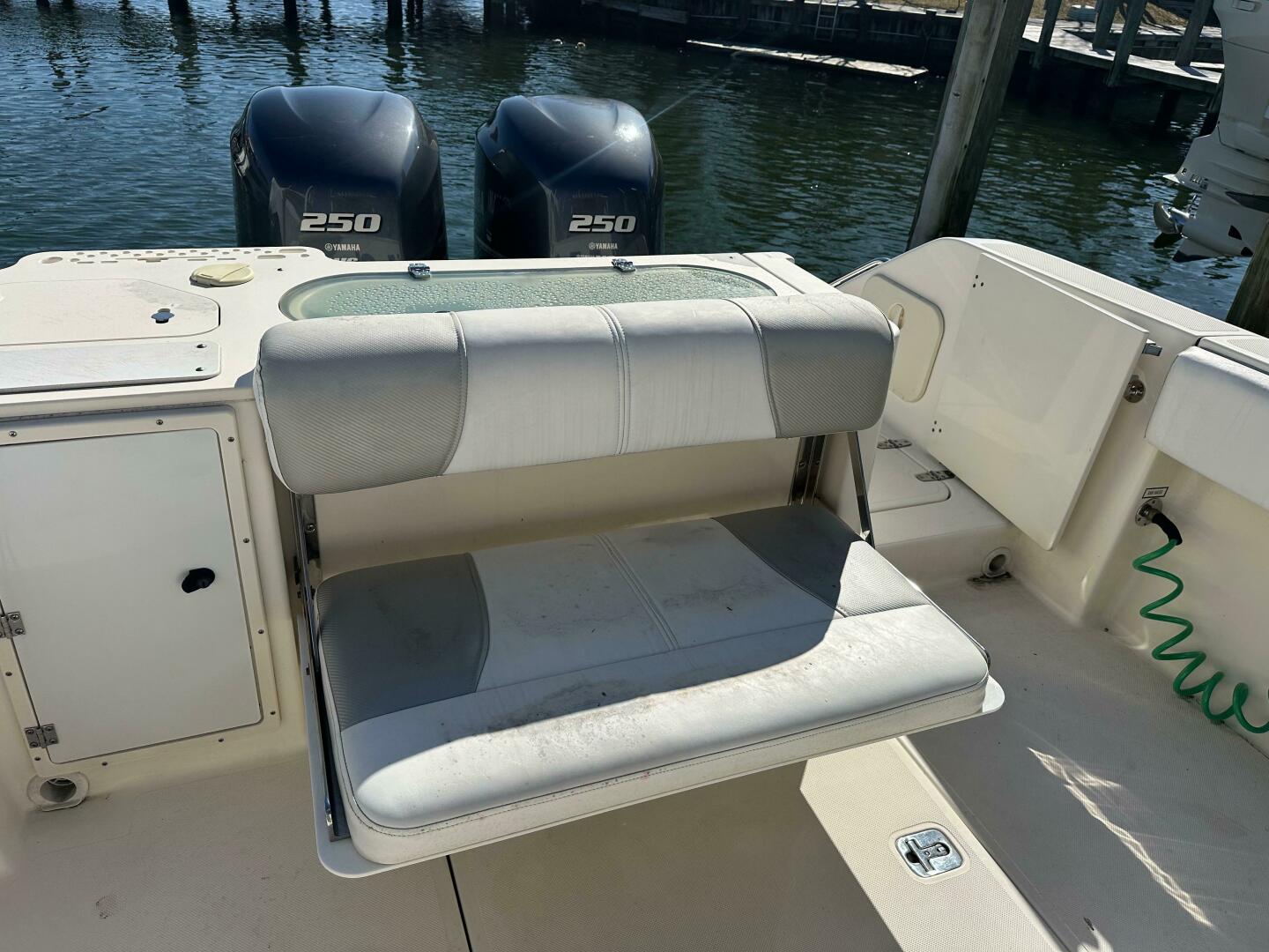 Slide: The Image of Pursuit S 310 Center Console 2008 - 5078861