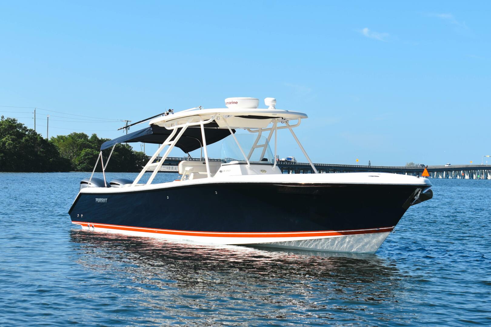 Slide: The Image of 2011 31 Pursuit S310 Center Console Profile - 3992724