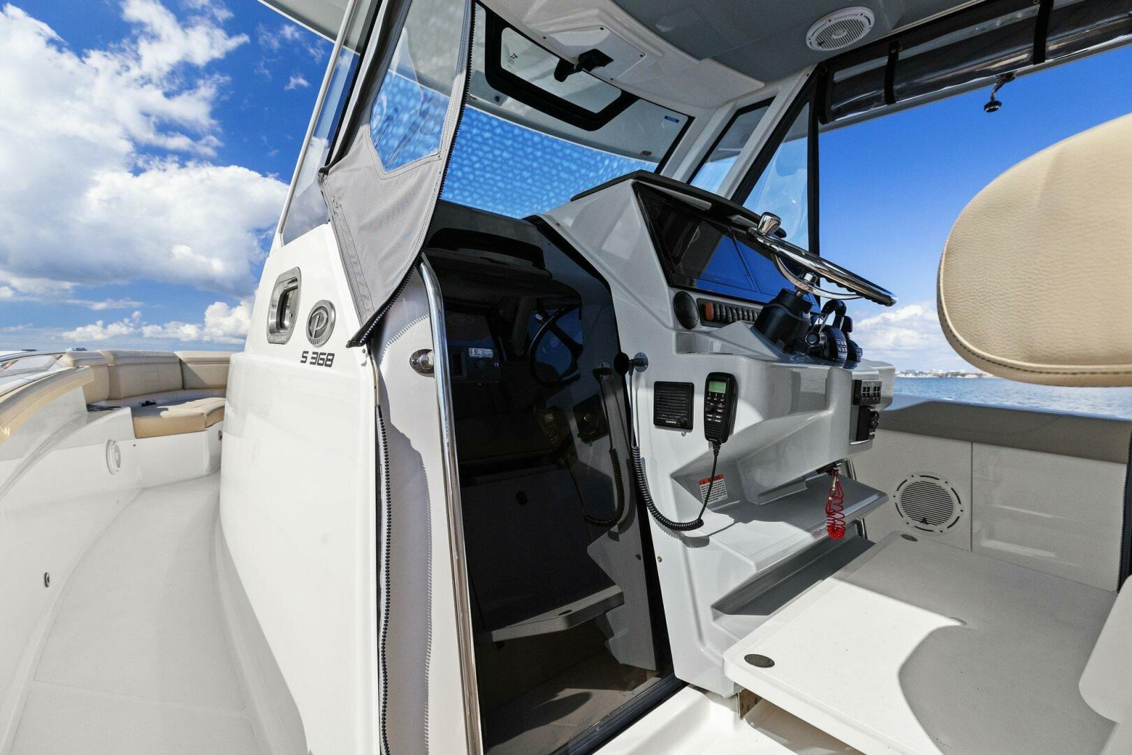 Slide: The Image of 2019 Pursuit S 368 - Profile - 5049027