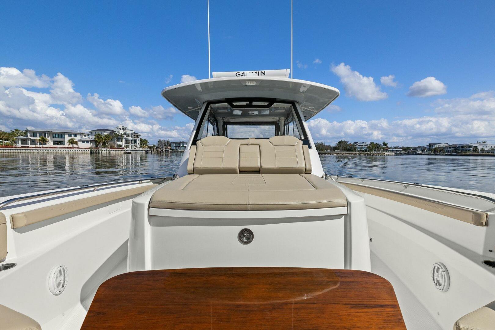 Slide: The Image of 2019 Pursuit S 368 - Profile - 5049036