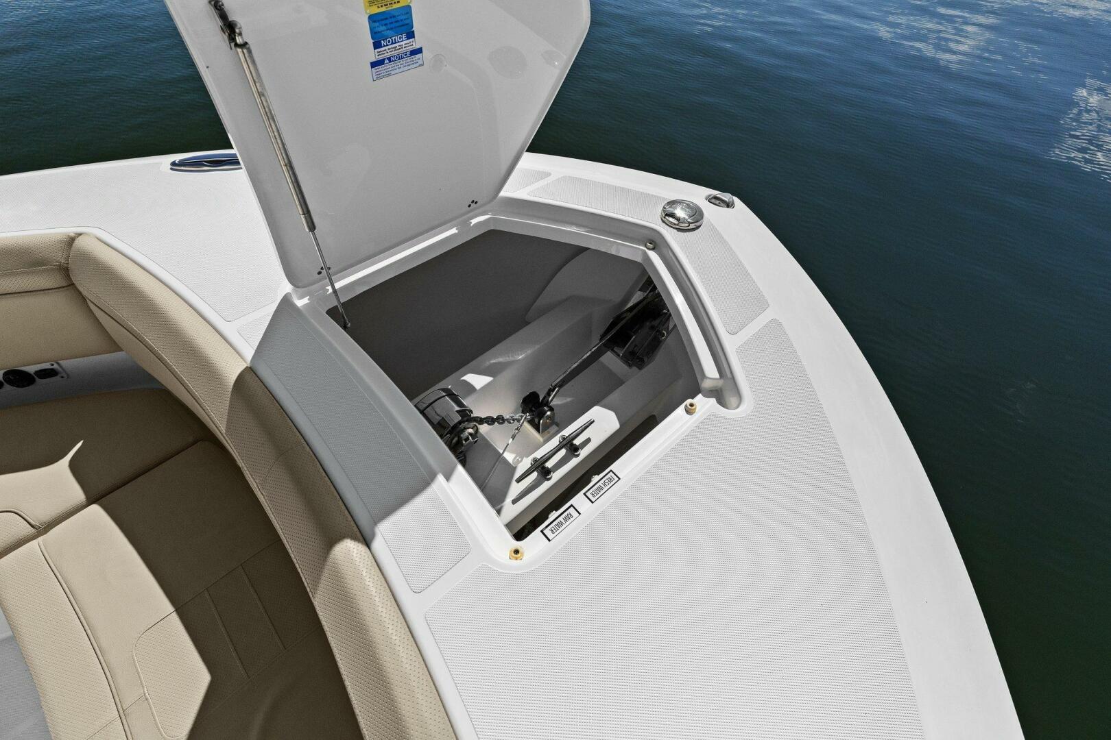 Slide: The Image of 2019 Pursuit S 368 - Profile - 5049039