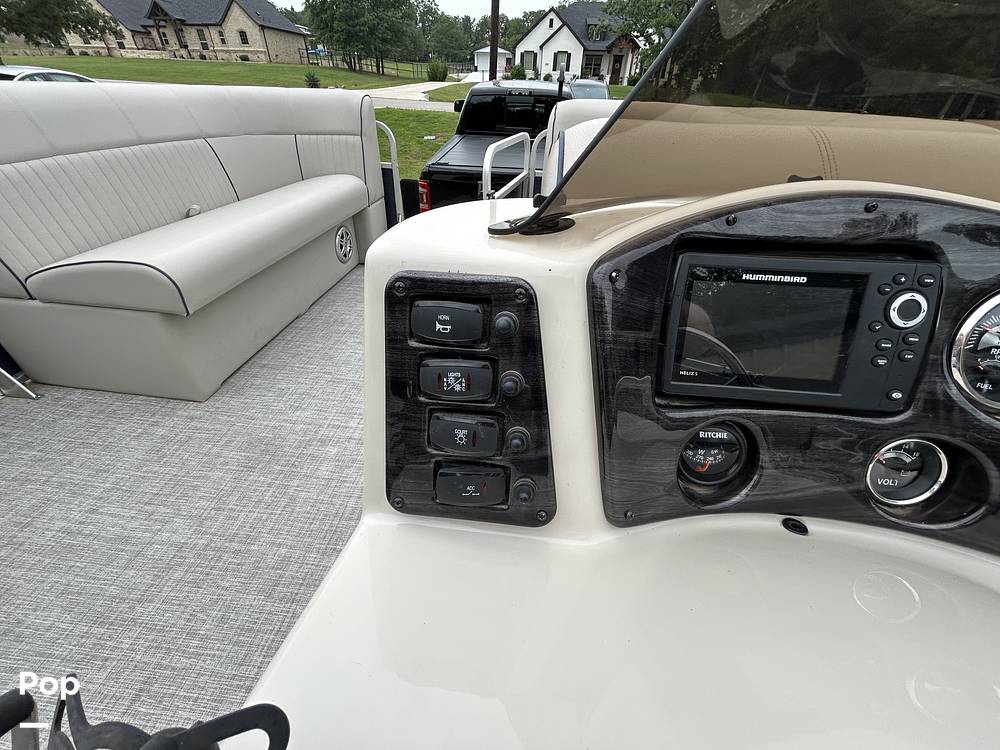 Slide: The Image of Qwest LE820 XRE CR 2021 - 15473643