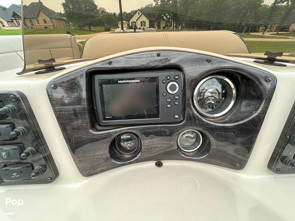 Slide: The Image of Qwest LE820 XRE CR 2021 - 15473820