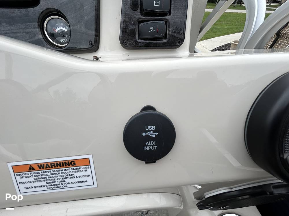 Slide: The Image of Qwest LE820 XRE CR 2021 - 15473824