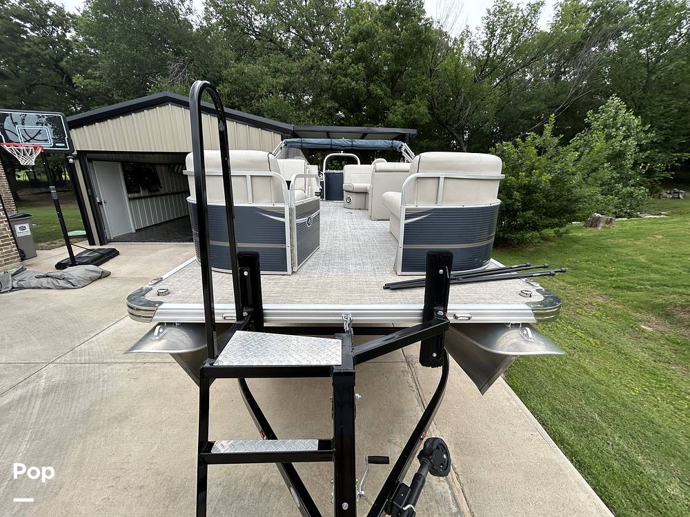 Slide: The Image of Qwest LE820 XRE CR 2021 - 15473883