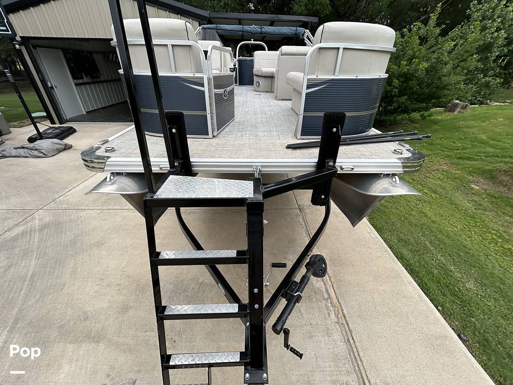 Slide: The Image of Qwest LE820 XRE CR 2021 - 15473884