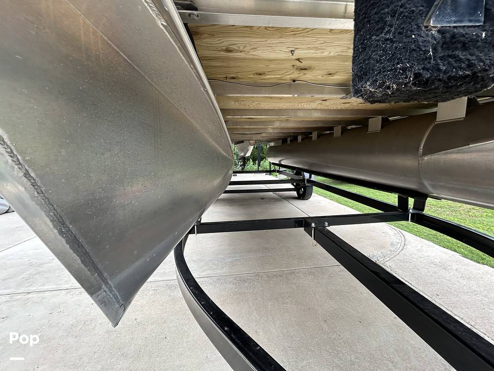 Slide: The Image of Qwest LE820 XRE CR 2021 - 15473888