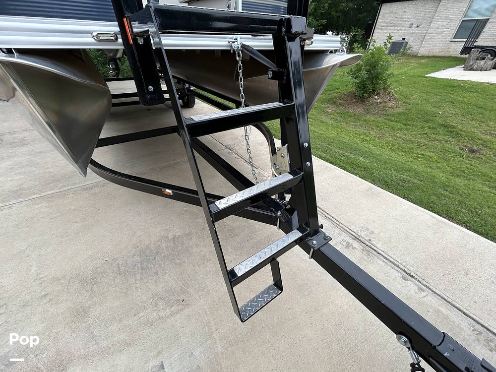 Slide: The Image of Qwest LE820 XRE CR 2021 - 15473890