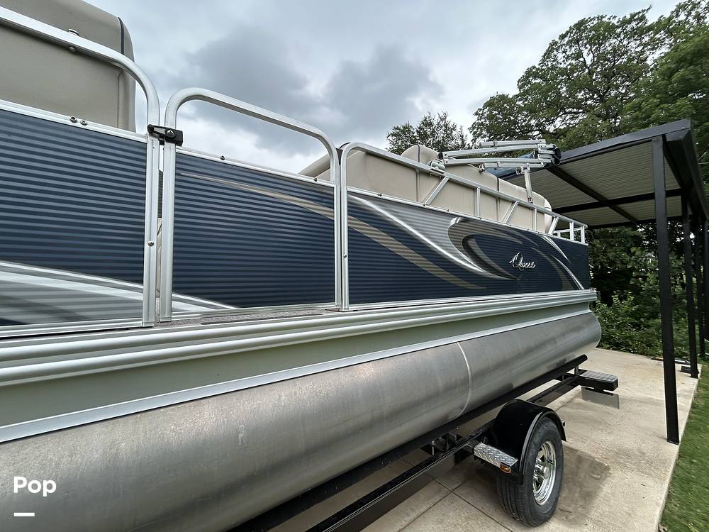 Slide: The Image of Qwest LE820 XRE CR 2021 - 15473908