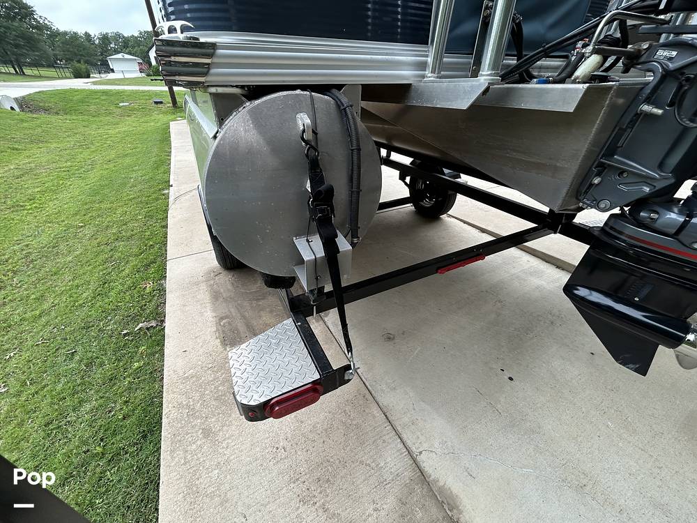 Slide: The Image of Qwest LE820 XRE CR 2021 - 15473910