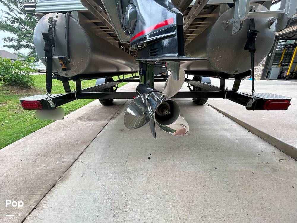 Slide: The Image of Qwest LE820 XRE CR 2021 - 15473915