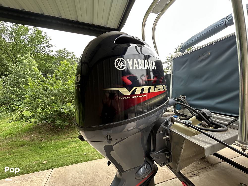 Slide: The Image of Qwest LE820 XRE CR 2021 - 15473916