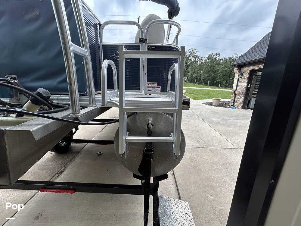 Slide: The Image of Qwest LE820 XRE CR 2021 - 15473918