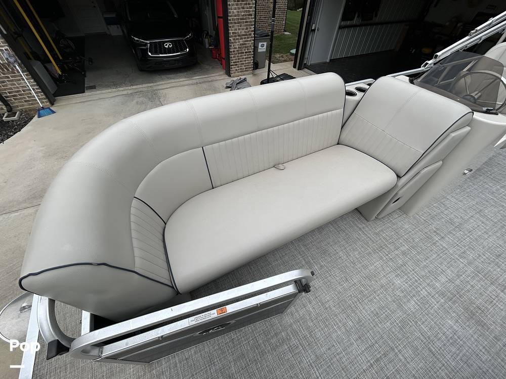 Slide: The Image of Qwest LE820 XRE CR 2021 - 15473925