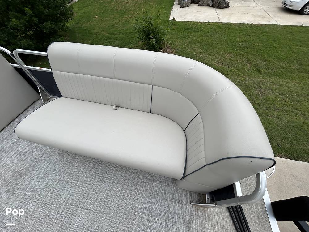 Slide: The Image of Qwest LE820 XRE CR 2021 - 15473926