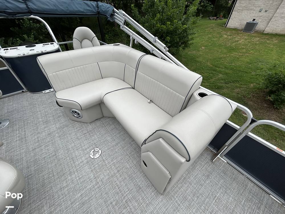 Slide: The Image of Qwest LE820 XRE CR 2021 - 15473930