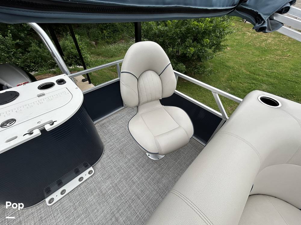 Slide: The Image of Qwest LE820 XRE CR 2021 - 15473936