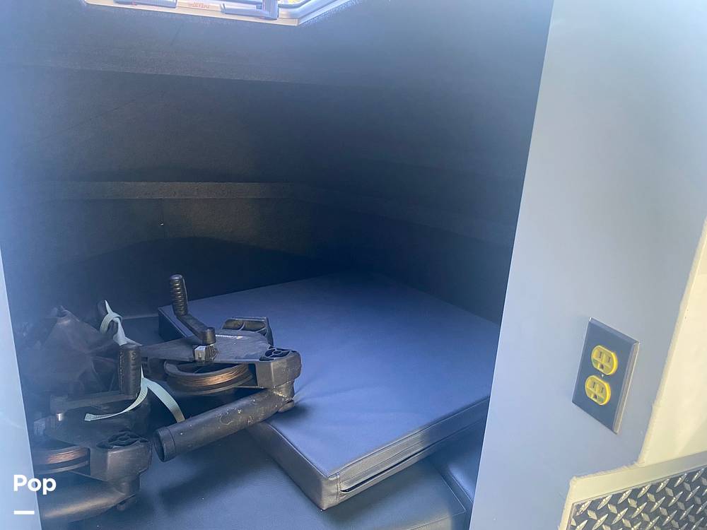 Slide: The Image of Raider 260 OS 2021 - 14591234