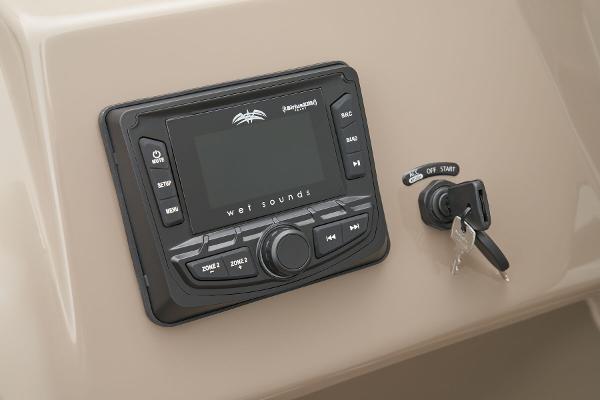 Slide: The Image of Ranger Reata 200F 2024 - 38