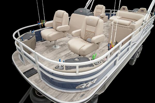 Slide: The Image of Ranger Reata 220F 2025 - 13