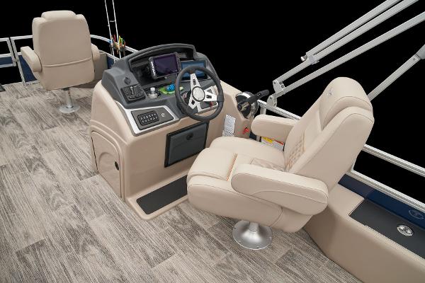 Slide: The Image of Ranger Reata 220F 2025 - 26