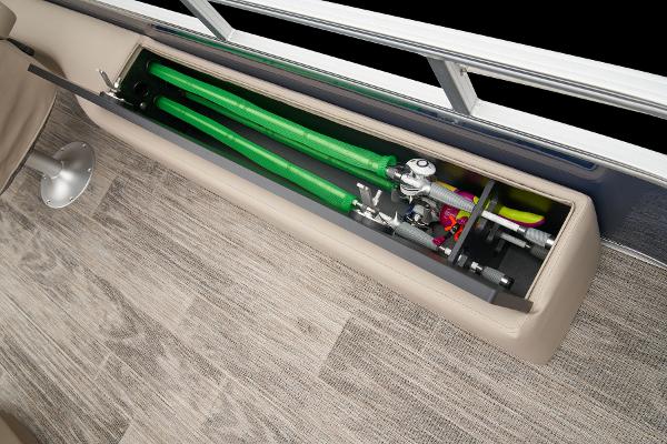Slide: The Image of Ranger Reata 220F 2025 - 40