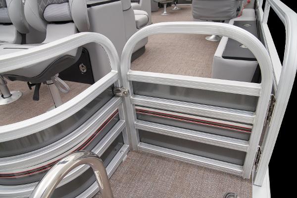 Slide: The Image of Ranger Reata 220FC - 33