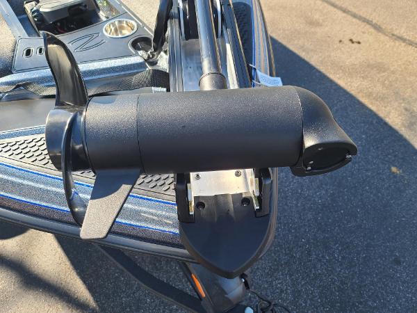 Slide: The Image of 2024 Ranger Z519 boat motor detail with sleek design and modern features. - 7