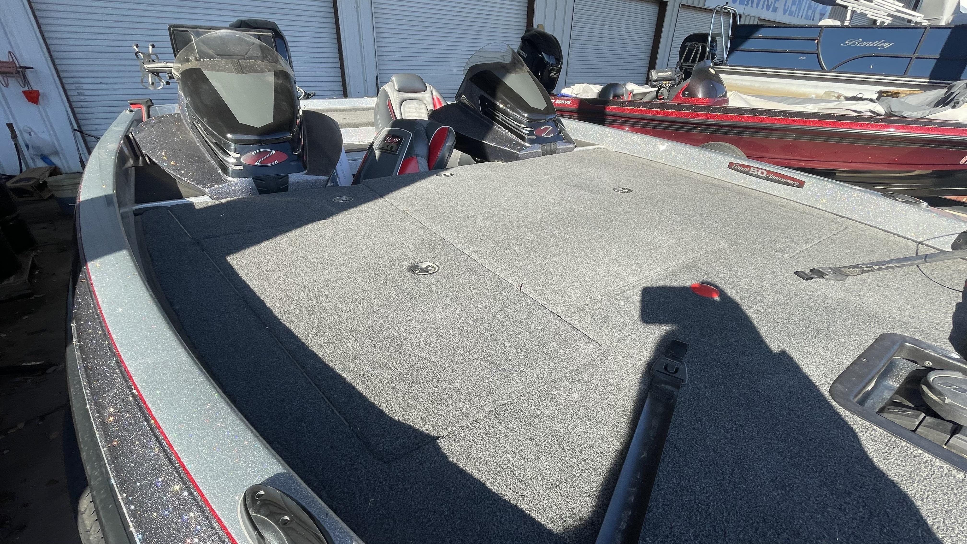Slide: The Image of 2018 Ranger Z519C fishing boat with dual consoles and spacious deck. - 9
