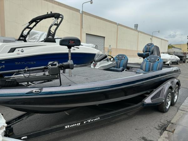 Slide: The Image of 2024 Ranger Z520R Ranger Cup Equipped fishing boat in a dealership lot. - 4