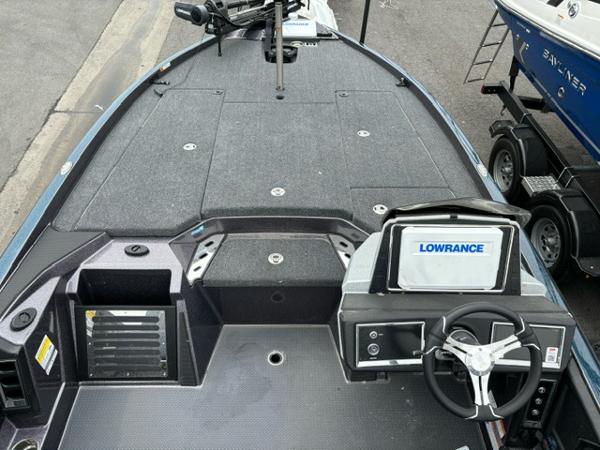 Slide: The Image of 2024 Ranger Z520R Ranger Cup Equipped boat with Lowrance electronics. - 6
