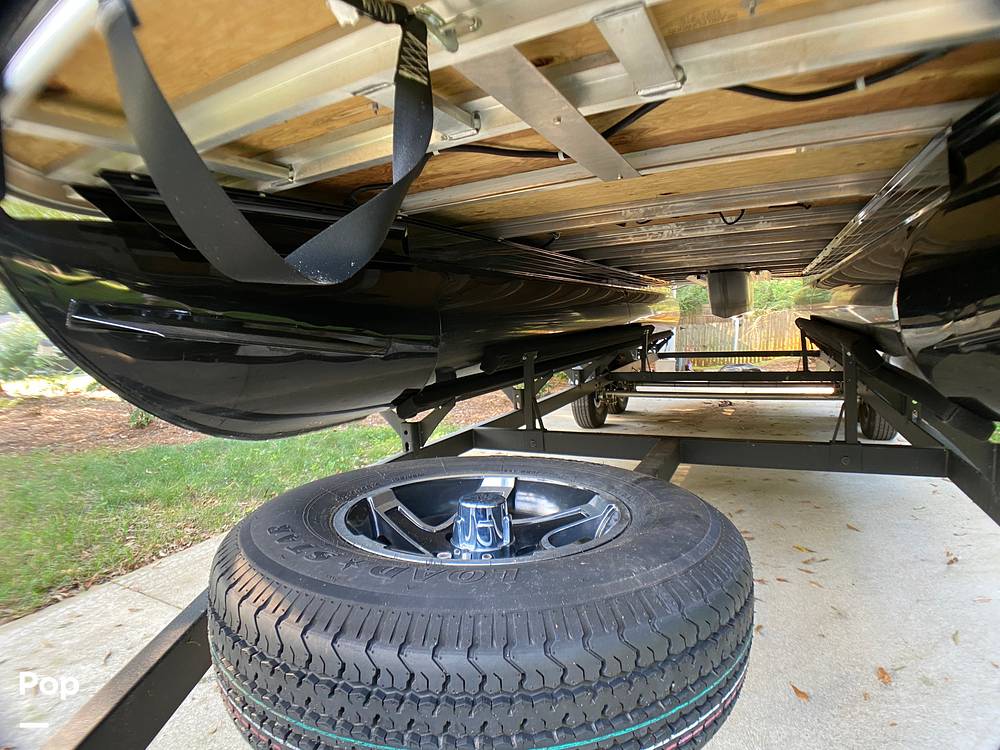 Slide: The Image of Ranger Boats 220C 2022 - 14549235