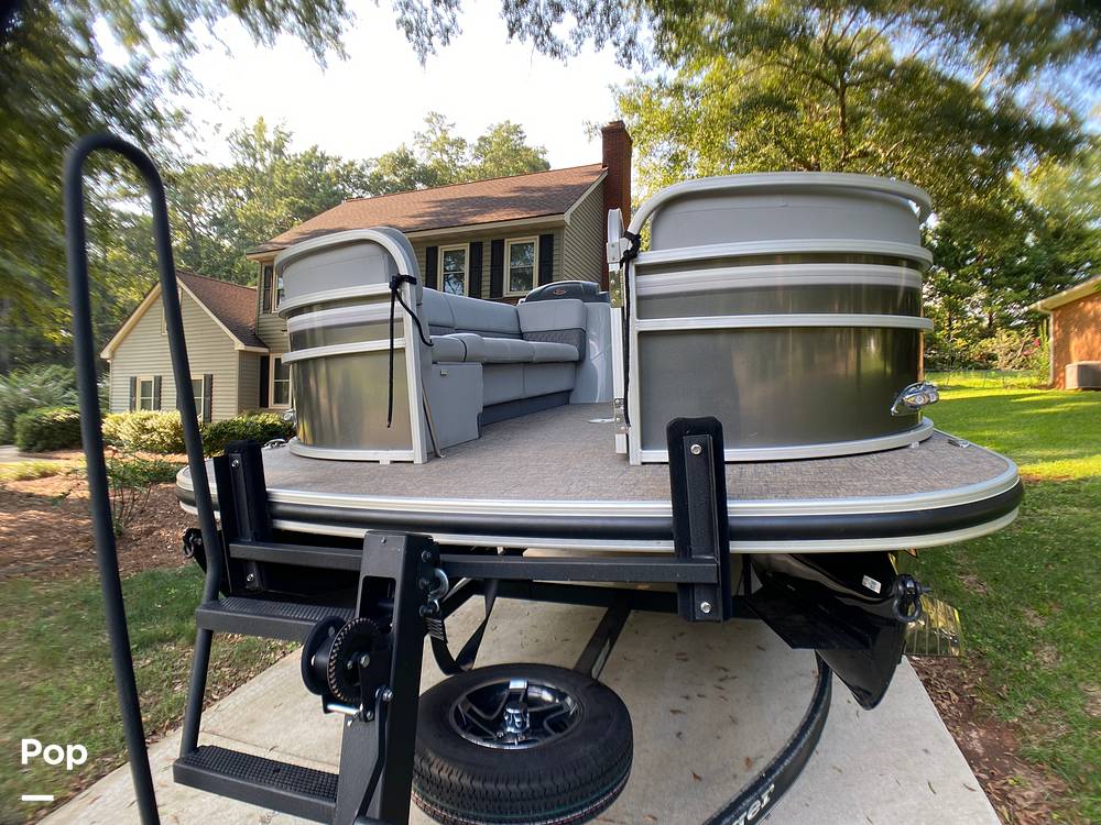 Slide: The Image of Ranger Boats 220C 2022 - 14549238