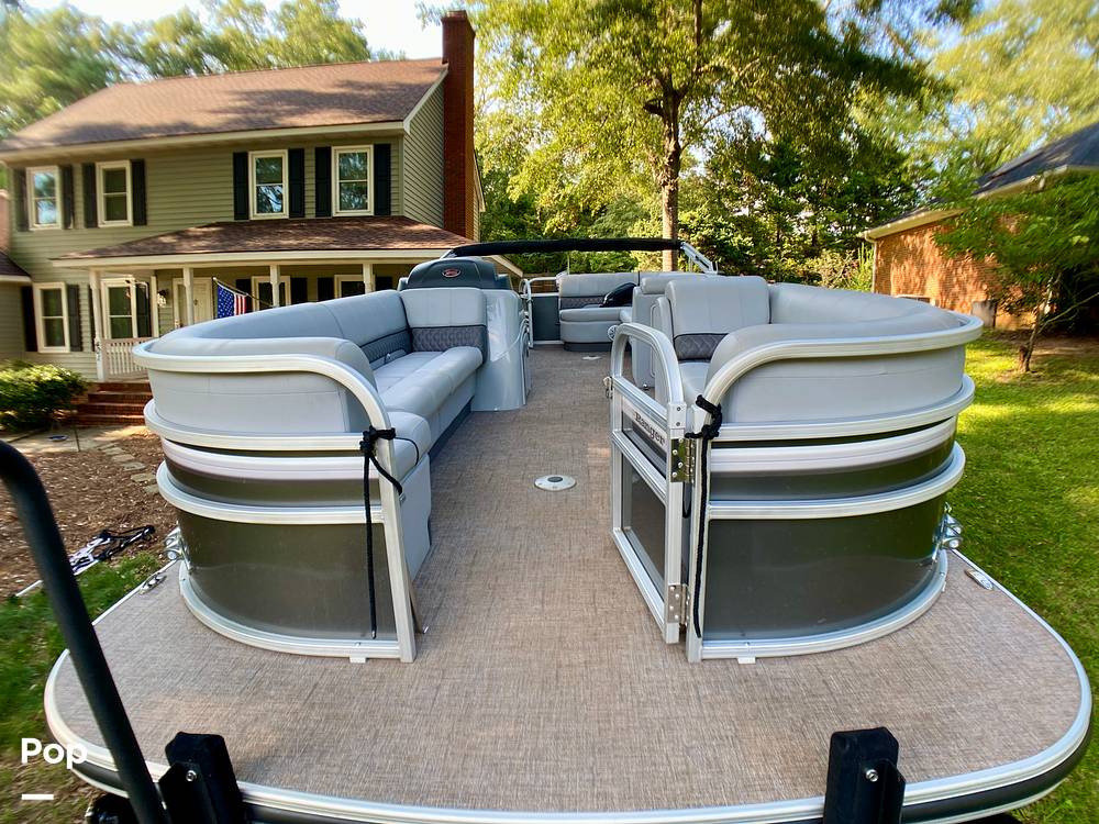 Slide: The Image of Ranger Boats 220C 2022 - 14549239