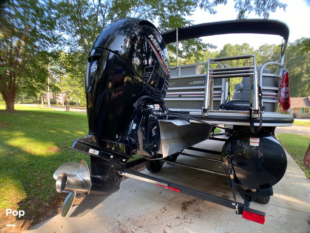 Slide: The Image of Ranger Boats 220C 2022 - 14549230