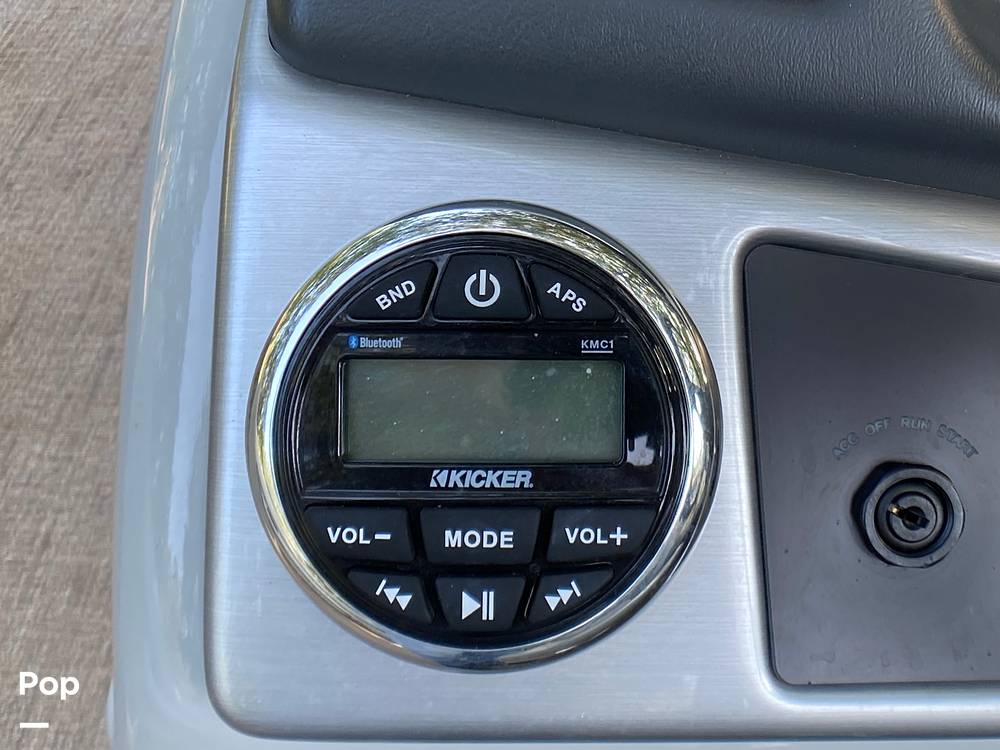 Slide: The Image of Ranger Boats 220C 2022 - 14549284