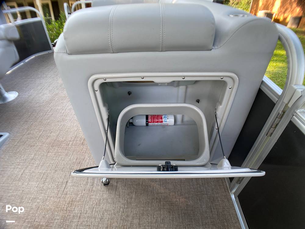 Slide: The Image of Ranger Boats 220C 2022 - 14549295