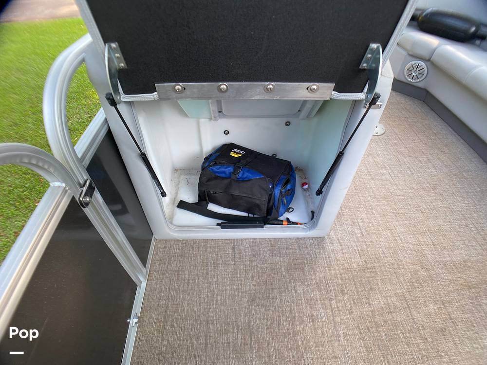 Slide: The Image of Ranger Boats 220C 2022 - 14549297