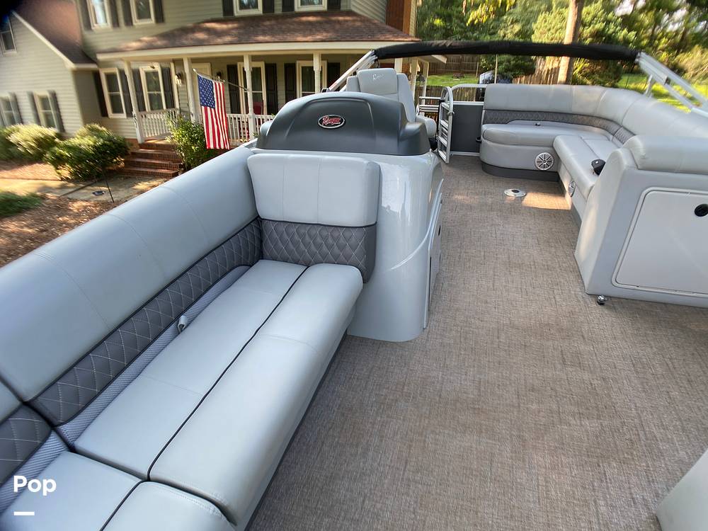 Slide: The Image of Ranger Boats 220C 2022 - 14549300