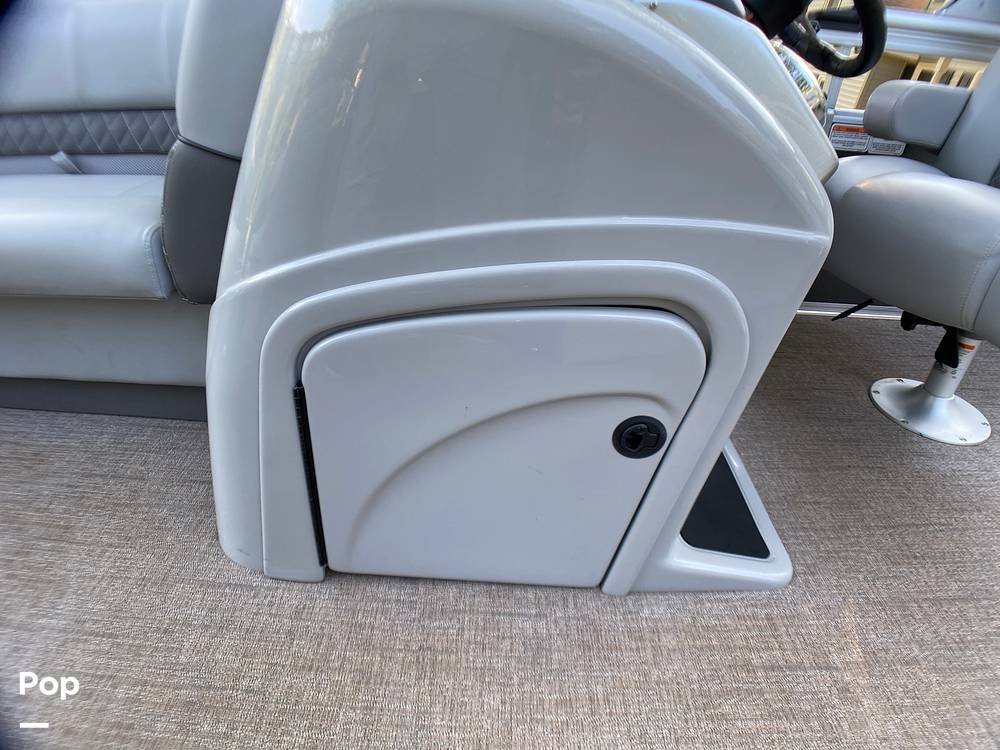 Slide: The Image of Ranger Boats 220C 2022 - 14549304