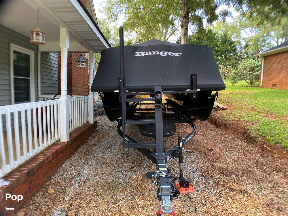Slide: The Image of Ranger Boats 220C 2022 - 14549195