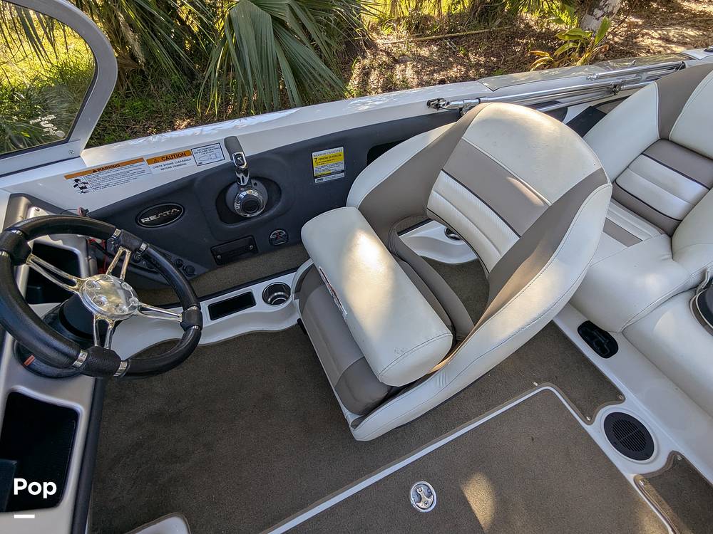 Slide: The Image of Ranger Boats Reata 212 LS 2019 - 14968095