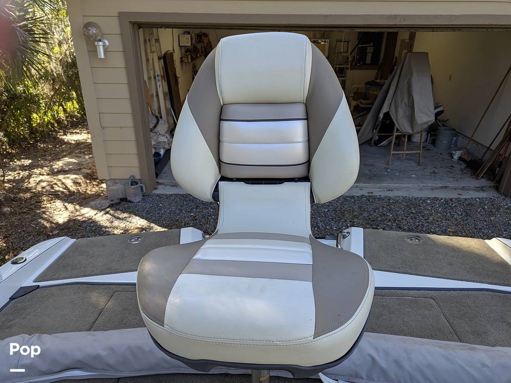 Slide: The Image of Ranger Boats Reata 212 LS 2019 - 14968117