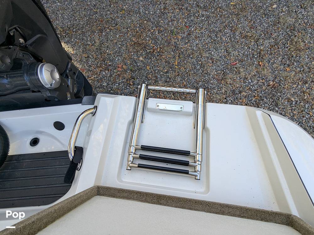 Slide: The Image of Ranger Boats Reata 212 LS 2019 - 14968108